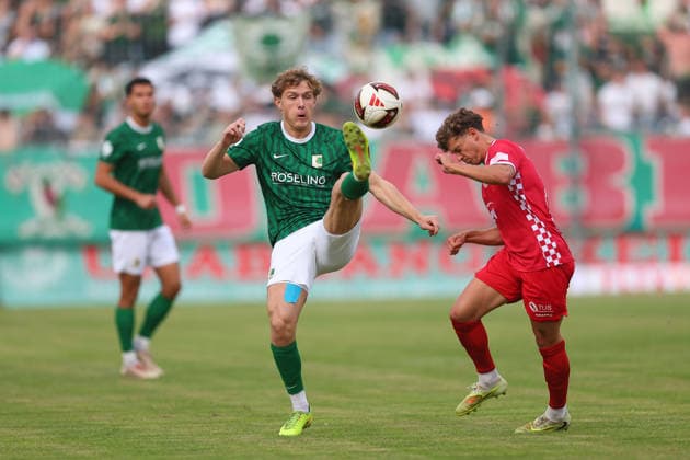 Chemie Leipzig vs. Zwickau, Northeast Regional League, Leipzig, September 12, 2026, Alfred Kunze Sportpark, Soccer, Men, 2026–2027 Season, Northeast Regional League, Matchday 8, BSG Chemie Leipzig vs. FSV Zwickau, Pictured from left: Darijan Silic (22), Chemie, and Fynn Seidel (27), Zwickau,