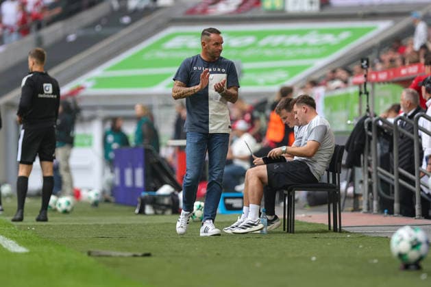 September 12, 2026, GER, Soccer, Men s, 3rd Division, 2026–2027 Season, Fortuna Düsseldorf vs. MSV Duisburg, Coach Dietmar Hirsch, Duisburg gesturing, Düsseldorf Merkur, Spiel Arena, North Rhine-Westphalia, Germany Copyright: xAdrianxSchlüterx