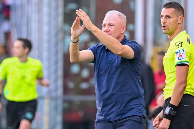 Frosinone s head coach Massimiliano Alvini during the Serie A soccer match between Genoa and Frosinone at the Luigi Ferraris Stadium in Genoa, Italy - Saturday, September 12, 2026. - Soccer .  Copyright: xTanoxPecoraro LaPressex