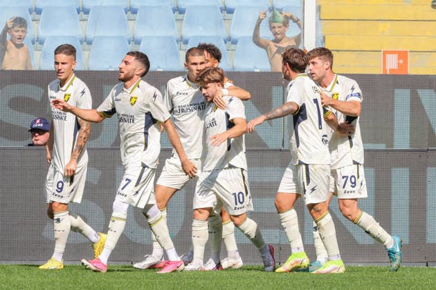 Frosinone s Giorgi Kvernadze celebrates after scoring a goal for his team during the Serie A soccer match between Genoa and Frosinone at the Luigi Ferraris Stadium in Genoa, Italy - Saturday, September 12, 2026. - Soccer .  Copyright: xTanoxPecoraro LaPressex