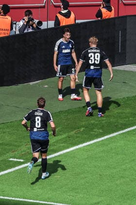Sports, Soccer, 3rd Division, 2026–2027 Season, Matchday 5: Fortuna Düsseldorf vs. MSV Duisburg, September 12, 2026, MERKUR SPIEL ARENA: MSV Duisburg celebrates after Peter Remmert (MSV Duisburg, No. 39) scores the 1–0 goal for the visitors; the players celebrate in Düsseldorf at the MERKUR SPIEL ARENA, North Rhine-Westphalia, Germany