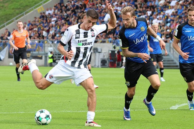 September 12, 2026, xrekx, Soccer 3rd Division, 1 FC Saarbrücken vs. FC Ingolstadt 04 v l Emre Gül Guel FC Ingolstadt 04 Niko Bretschneider 1 FC Saarbrücken Tackle, Action, battle for the ball Saarbrücken