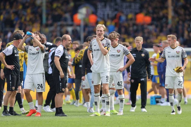 12.09.2026, xtgx, Fussball 2. Bundesliga, Eintracht Braunschweig - SG Dynamo Dresden, v.l. Vincent Vermeij (Dresden, 9) enttaeuscht, enttäuscht, schaut enttaeuscht, niedergeschlagen, disappointed (DFL DFB REGULATIONS PROHIBIT ANY USE OF PHOTOGRAPHS as IMAGE SEQUENCES and or QUASI-VIDEO) Braunschweig *** September 12, 2026, xtgx, Soccer 2. Bundesliga, Eintracht Braunschweig vs. SG Dynamo Dresden, from left: Vincent Vermeij (Dresden), 9 disappointed, looks disappointed, dejected, disappointed DFL DFB REGULATIONS PROHIBIT ANY USE OF PHOTOGRAPHS as IMAGE SEQUENCES and or QUASI-VIDEO Braunschweig