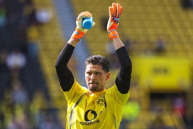 2026.09.12, xkwix, Fußball, Bundesliga, Borussia Dortmund - SC Paderborn 07, Signal Iduna Park, 3.Spieltag, Saison 2026 2027: Gregor Kobel (Borussia Dortmund 1) laeuft zum aufwaermen und klatscht zu den Fans DFB regulations prohibit any use of photographs as image sequences and or quasi-video. Photo: xKamilxWilkowskixPressefotoKochx Nordrhein-Westfalen Deutschland *** September 12, 2026, xkwix, Soccer, Bundesliga, Borussia Dortmund vs. SC Paderborn 07, Signal Iduna Park, Matchday 3, 2026–2027 Season: Gregor Kobel of Borussia Dortmund runs out to warm up and claps for the fans. DFB regulations prohibit any use of photographs as image sequences and or quasi-video. Photo: xKamilxWilkowskixPressefotoKochx, North Rhine-Westphalia, Germany