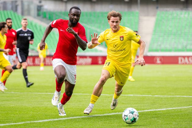 L R Dennis Duah (TSV Havelse), No. 15, in a tackle with Tim Rossmann (SG Sonnenhof Grossaspach), No. 11, GER, TSV Havelse vs. SG Sonnenhof Grossaspach, soccer, 3rd League, Matchday 5, 2026–2027 season, September 12, 2026 DFL regulations prohibit the use of photographs as image sequences and or quasi-video GER, TSV Havelse vs. SG Sonnenhof Grossaspach, soccer, 3rd League, Matchday 5, 2026–2027 season, September 12, 2026, Hanover Copyright: xEibner-Pressefoto JanxRollingerx EP_JSK