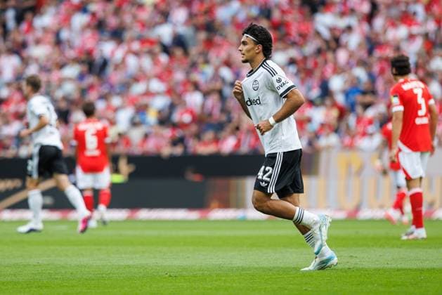 Can Uzun (Eintracht Frankfurt) bejubelt den Treffer zum 0:1, Torjubel, Jubel, Freude, Emotionen FSV Mainz 05 vs Eintracht Frankfurt, Fussball, Bundesliga, 03. Spieltag, Saison 2026 2027, 12.09.2026 FSV Mainz 05 vs Eintracht Frankfurt, Fussball, Bundesliga, 03. Spieltag, Saison 2026 2027, 12.09.2026 *** Can Uzun of Eintracht Frankfurt celebrates the goal that makes the score 0–1; goal celebration, cheers, joy, emotions; FSV Mainz 05 vs. Eintracht Frankfurt; soccer; Bundesliga; Matchday 3; 2026–2027 season; September 12, 2026, FSV Mainz 05 vs. Eintracht Frankfurt, soccer, Bundesliga, Matchday 3, 2026–2027 season, September 12, 2026 Copyright: xEibnerxPressefotox EP_ANS