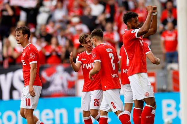 Soccer, 3rd Division, Matchday 5: Rot-Weiss Essen vs. Würzburger Kickers on September 12, 2026, at the Stadion an der Hafenstraße in Essen. Goal celebration by Rot-Weiss Essen s Nick Bätzner. Rot-Weiss Essen