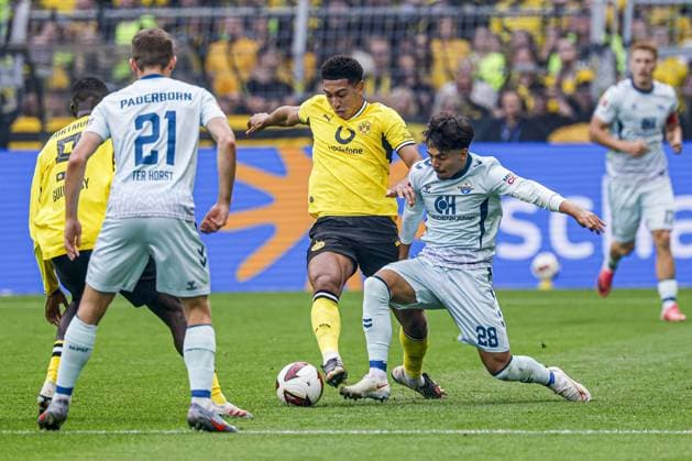 DORTMUND - Jobe Bellingham of Borussia Dortmund battles for possession with Laurin Ulrich of SC Paderborn 07 during the Bundesliga match between Borussia Dortmund and SC Paderborn 07 at Signal Iduna Park on September 12, 2026, in Dortmund, Germany. MARCEL TER BALS ANP Bundesliga 2026 27 xVIxANPxSportx xMarcelxterxBalsxIVx 568292512 originalFilename: 568292512.jpg