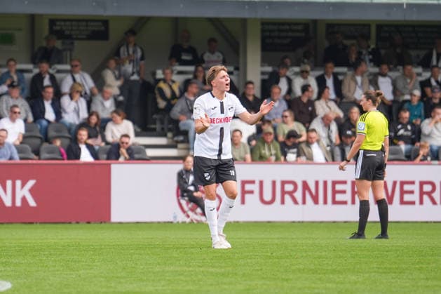 German Soccer, 3rd Division, Matchday 5, Sportclub Arena Verl, SC Verl vs. SV Meppen. Fabian Wessig (SC Verl, 18) is dissatisfied and angry. Copyright: xMichelxWittex