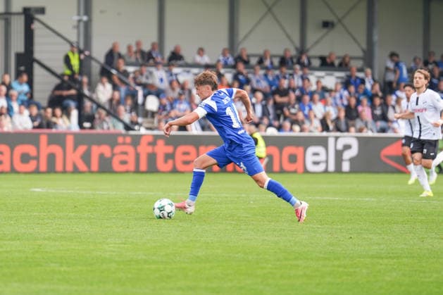 German Soccer, 3rd Division, Matchday 5, Sportclub Arena Verl, SC Verl vs. SV Meppen; Shot on goal by Thorben Deters (SV Meppen), 14 Copyright: xMichelxWittex