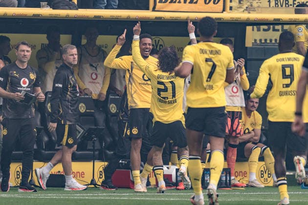 Deutschland: Bundesliga 2026 2027 3. Spieltag, Borussia Dortmund vs. SC Paderborn 07 , Samstag, 12.09.2026 Signal Iduna Park, Nordrhein-Westfalen Tor zum 1:0 durch Fabio Silva (Borussia Dortmund, 21) Jubel Freude Emotionen Torjubel Felix Nmecha (Borussia Dortmund, 8) *** Germany Bundesliga 2026–2027, Matchday 3, Borussia Dortmund vs. SC Paderborn 07, Saturday, September 12, 2026, Signal Iduna Park, North Rhine-Westphalia, Goal to make it 1–0 by Fabio Silva (Borussia Dortmund), 21, Cheering, Joy, Emotions, Goal celebration by Felix Nmecha (Borussia Dortmund), 8 Copyright: xCelinaxLeiersx