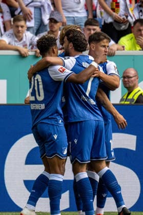 12.09.2026, xdaymx, Fussball 1.Bundesliga, TSG 1899 Hoffenheim - VfB Stuttgart. Torjubel nach dem 1:0 Führungstreffer von Adam Hlozek (TSG Hoffenheim) mit der Mannschaft. (DFL DFB REGULATIONS PROHIBIT ANY USE OF PHOTOGRAPHS as IMAGE SEQUENCES and or QUASI-VIDEO) Sinsheim *** September 12, 2026, xdaymx, Soccer, Bundesliga 1, TSG 1899 Hoffenheim vs. VfB Stuttgart: Celebration after Adam Hlozek’s 1–0 opening goal. TSG Hoffenheim team. DFL and DFB regulations prohibit any use of photographs as image sequences and or quasi-videos.heim