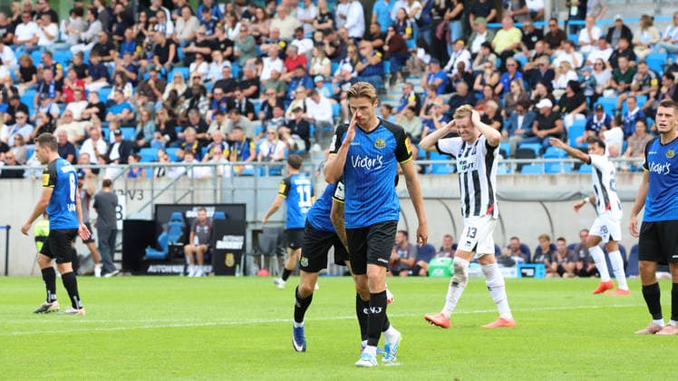 September 12, 2026, xrekx, Soccer 3rd Division, 1 FC Saarbrücken vs. FC Ingolstadt 04 v l Siemen Voet 1 FC Saarbrücken disappointed, disappointed, looks disappointed, dejected, disappointed Saarbrücken