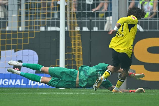 Moenchengladbach, Signal-Iduna-Park, 12.09.26, GER, Herren, 1.Bundesliga, Saison 2026-2027, Borussia Dortmund - SC Paderborn 07 Bild: DFL regulations prohibit any use of photographs as image sequences and or quasi-video. Nordrhein-Westfalen Deutschland *** Mönchengladbach, Signal Iduna Park, September 12, 2026, GER, Men s, Bundesliga 1, 2026–2027 season, Borussia Dortmund vs. SC Paderborn 07. Image: DFL regulations prohibit any use of photographs as image sequences and or quasi-video. North Rhine-Westphalia, Germany