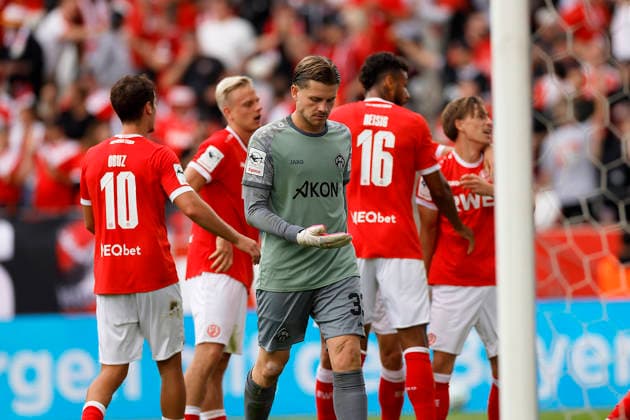 Soccer, 3rd Division, Matchday 5: Rot-Weiss Essen vs. Würzburger Kickers on September 12, 2026, at the Stadion an der Hafenstraße in Essen; Rot-Weiss Essen celebrates a goal; Nick Bätzner of Rot-Weiss Essen