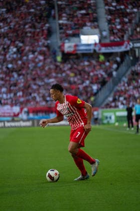 12.09.2026, xjyhynx, Fussball 1.Bundesliga, SC Freiburg - Borussia Mönchengladbach v.l., Derry Scherhant (7, SC Freiburg) im Dribbling (DFL DFB REGULATIONS PROHIBIT ANY USE OF PHOTOGRAPHS as IMAGE SEQUENCES and or QUASI-VIDEO) Freiburg *** September 12, 2026, xjyhynx, Soccer, Bundesliga 1, SC Freiburg vs. Borussia Mönchengladbach, Derry Scherhant 7, SC Freiburg dribbling. DFL and DFB regulations prohibit any use of photographs as image sequences and or quasi-video. Freiburg