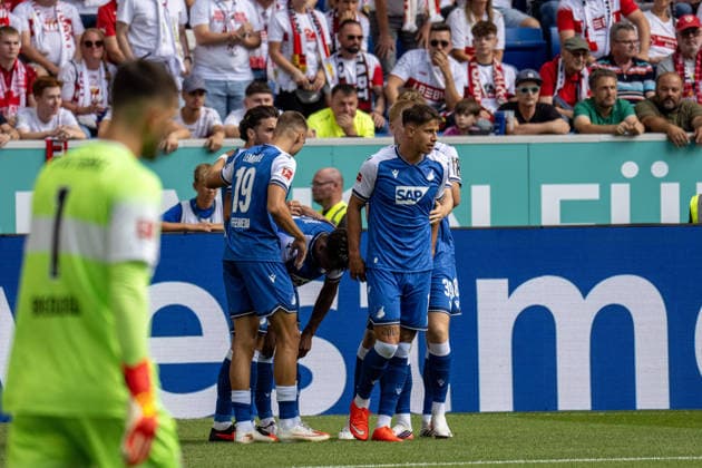12.09.2026, xdaymx, Fussball 1.Bundesliga, TSG 1899 Hoffenheim - VfB Stuttgart. Torjubel nach dem 1:0 Führungstreffer von Adam Hlozek (TSG Hoffenheim) mit der Mannschaft. (DFL DFB REGULATIONS PROHIBIT ANY USE OF PHOTOGRAPHS as IMAGE SEQUENCES and or QUASI-VIDEO) Sinsheim *** September 12, 2026, xdaymx, Soccer, Bundesliga 1, TSG 1899 Hoffenheim vs. VfB Stuttgart: Celebration after Adam Hlozek’s 1–0 opening goal. TSG Hoffenheim team. DFL and DFB regulations prohibit any use of photographs as image sequences and or quasi-videos.heim