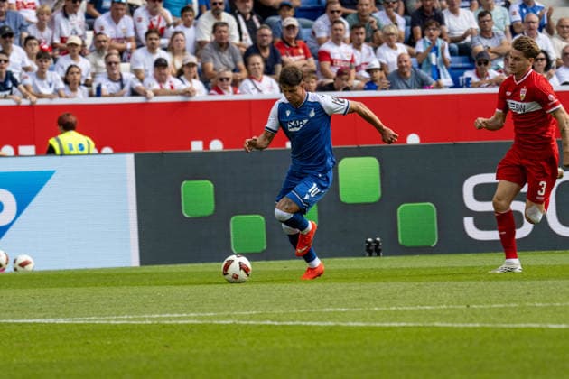 12.09.2026, xdaymx, Fussball 1.Bundesliga, TSG 1899 Hoffenheim - VfB Stuttgart. vl. Adam Hlozek (TSG Hoffenheim) mit dem Solo auf der rechten Seite, das anschließend zum 1:0 Führungstreffer führt. Ramon Hendriks (VfB Stuttgart) versucht vergeblich in den Zweikampf zu kommen. (DFL DFB REGULATIONS PROHIBIT ANY USE OF PHOTOGRAPHS as IMAGE SEQUENCES and or QUASI-VIDEO) Sinsheim *** September 12, 2026, xdaymx, Soccer, Bundesliga 1, TSG 1899 Hoffenheim vs. VfB Stuttgart. Adam Hlozek of TSG Hoffenheim makes a solo run down the right side, which then leads to the 1–0 opening goal. Ramon Hendriks of VfB Stuttgart tries in vain to win the ball back. DFL DFB REGULATIONS PROHIBIT ANY USE OF PHOTOGRAPHS as IMAGE SEQUENCES and or QUASI-VIDEO. Sinsheim