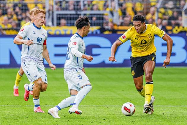 DORTMUND - Jobe Bellingham of Borussia Dortmund battles for possession with Laurin Ulrich of SC Paderborn 07 during the Bundesliga match between Borussia Dortmund and SC Paderborn 07 at Signal Iduna Park on September 12, 2026, in Dortmund, Germany. MARCEL TER BALS ANP Bundesliga 2026 27 xVIxANPxSportx xMarcelxterxBalsxIVx 568294120 originalFilename: 568294120.jpg