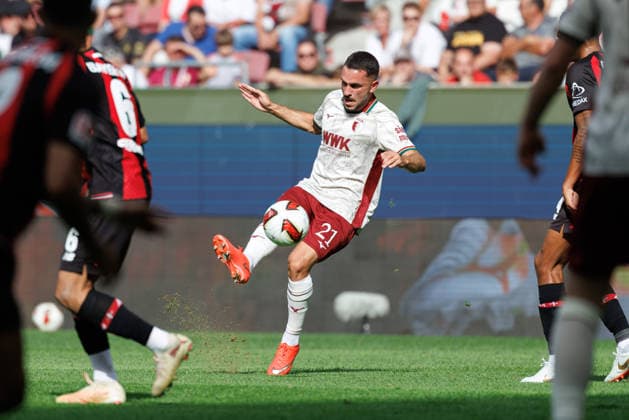 Arijon Ibrahimovic (21, FC Augsburg) beim Spiel zwischen FC Augsburg v Bayer 04 Leverkusen, Fussball, Herren, Bundesliga, 2026 2027, 3.Spieltag am 12.09.2026 in Augsburg, WWK ARENA. DFL and DFB regulations prohibit any use of photographs as image sequences and or quasi-video. Bayern Deutschland *** Arijon Ibrahimovic, 21, FC Augsburg, during the match between FC Augsburg and Bayer 04 Leverkusen, soccer, men s, Bundesliga, 2026–2027, Matchday 3 on September 12, 2026, in Augsburg, WWK ARENA. DFL and DFB regulations prohibit any use of photographs as image sequences and or quasi-video. Bavaria, Germany