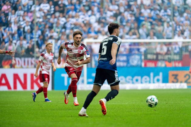 Fabian Schleusener (Fortuna Düsseldorf, 24) takes on Tobias Fleckstein (MSV Duisburg, 05) in Fortuna Düsseldorf vs. MSV Duisburg, soccer, 3. Liga, Matchday 05, 2026–27 season, December 9, 2026, DFL regulations prohibit any use of photographs as image sequences and or quasi-video. Fortuna Düsseldorf vs. MSV Duisburg, soccer, 3. Liga, Matchday 5, 2026–27 season, September 12, 2026, Düsseldorf Copyright: xEibner-Pressefoto LukasxBaldygax EP_LBA