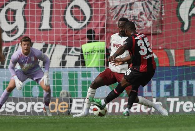 Leverkusens 35 Christian KOFANE trifft ins Tor zum 0:1. Fussball: Augsburg - Leverkusen. Fußball Bundesliga, FC Augsburg - Bayer leverkusen, 3.Spieltag, Saison 2026-2027, am 12.09.2026 in Augsburg, W W K A R E N A, Deutschland. Quelle Copyright Credit : Oryk HAIST *** Leverkusen s No. 35, Christian KOFANE, scores to make it 0–1. Soccer: Augsburg vs. Leverkusen, Bundesliga, FC Augsburg vs. Bayer Leverkusen, Matchday 3, 2026–2027 season, on September 12, 2026, in Augsburg, WWK Arena, Germany. Source: Copyright Credit Oryk HAIST xFUSSBALL-AUGSBURG-LEVERKUSENx