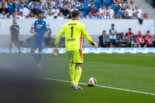 Fussball: 1. Bundesliga, 3. Spieltag, TSG Hoffenheim - VfB Stuttgart am 12.09.2026 in Sinsheim (SNP Arena), Deutschland, Saison 2026 2027: Oliver Baumann (TSG Hoffenheim, 1) Sinsheim SNP Arena Deutschland *** Soccer, Bundesliga 1, Matchday 3, TSG Hoffenheim vs. VfB Stuttgart on September 12, 2026, at Sinsheim SNP Arena, Germany, 2026–2027 season, Oliver Baumann (TSG Hoffenheim), 1 Sinsheim SNP Arena, Germany Copyright: xPhilippxImhofx