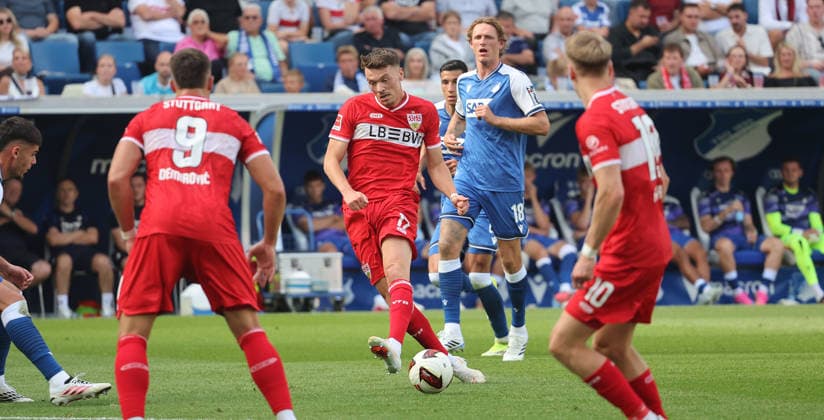 Sinsheim , Fußball Bundesliga TSG 1899 Hoffenheim vs. VfB Stuttgart , Dzenan Pejcinovic ( vfB ) *** Sinsheim, Bundesliga Soccer: TSG 1899 Hoffenheim vs. VfB Stuttgart, Dzenan Pejcinovic (VfB)