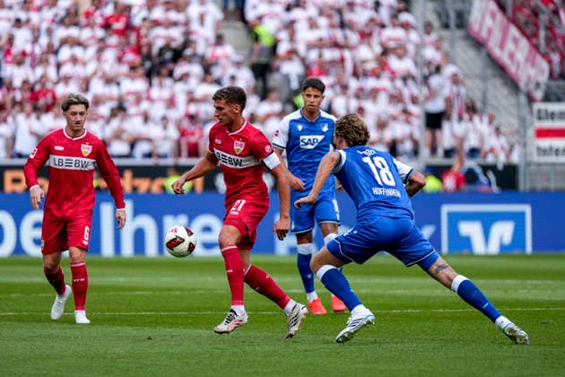 v.li.: Grischa Prömel (VfB, 21), Wouter Burger (Hoffenheim, 18), Zweikampf, Spielszene, Duell, duel, tackle, tackling, Dynamik, Action, Aktion, 12.09.2026, Sinsheim (Deutschland), Fussball, Bundesliga, TSG 1899 Hoffenheim - VfB Stuttgart, DFB DFL REGULATIONS PROHIBIT ANY USE OF PHOTOGRAPHS AS IMAGE SEQUENCES AND OR QUASI-VIDEO. *** From left: Grischa Prömel (VfB), 21; Wouter Burger (Hoffenheim), 18; tackle, game scene, duel, tackle, tackling, dynamism, action, 12 09 2026, Sinsheim, Germany, soccer, Bundesliga, TSG 1899 Hoffenheim vs. VfB Stuttgart, DFB and DFL regulations prohibit any use of photographs as image sequences and or quasi-video xozx