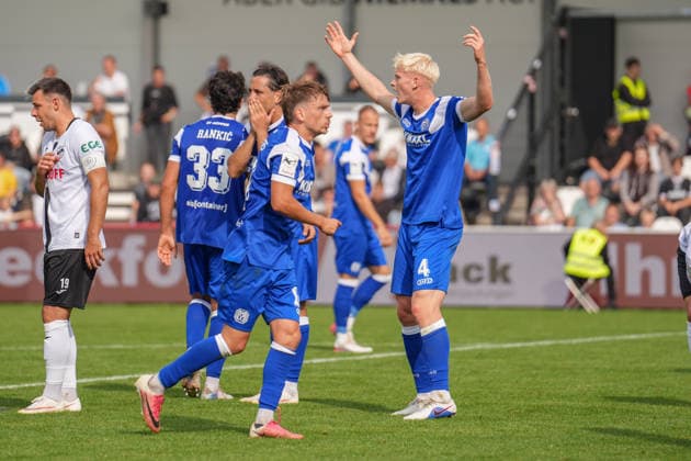 German Soccer, 3rd Division, Matchday 5, Sportclub Arena Verl, SC Verl vs. SV Meppen: The Meppen team is calling for a handball penalty Copyright: xMichelxWittex