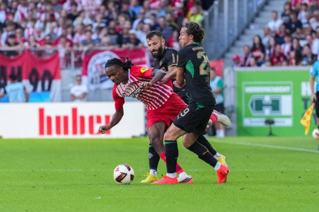 1. Bundesliga: SC Freiburg vs Borussia Mönchengladbach, 12.09.2026 Zweikampf zwischen Joe Scally (Borussia Mönchengladbach, 29) und Jordy Makengo (SC Freiburg, 33) 1. Bundesliga: SC Freiburg vs Borussia Mönchengladbach, Europa-Park-Stadion, 12.09.2026 DFB DFL REGULATIONS PROHIBIT ANY USE OF PHOTOGRAPHS AS IMAGE SEQUENCES AND OR QUASI-VIDEO. *** 1 Bundesliga: SC Freiburg vs. Borussia Mönchengladbach, September 12, 2026. A tackle between Joe Scally (Borussia Mönchengladbach, 29) and Jordy Makengo (SC Freiburg, 33). 1 Bundesliga: SC Freiburg vs. Borussia Mönchengladbach, Europa-Park Stadium, September 12, 2026 DFB and DFL regulations prohibit any use of photographs as image sequences and or quasi-video u009D Copyright: xBEAUTIFULxSPORTS Boscox