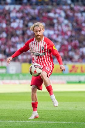1. Bundesliga: SC Freiburg vs Borussia Mönchengladbach, 12.09.2026 Jan-Niklas Beste (SC Freiburg, 19) mit einer Ballannahme 1. Bundesliga: SC Freiburg vs Borussia Mönchengladbach, Europa-Park-Stadion, 12.09.2026 DFB DFL REGULATIONS PROHIBIT ANY USE OF PHOTOGRAPHS AS IMAGE SEQUENCES AND OR QUASI-VIDEO. *** Bundesliga Match: SC Freiburg vs. Borussia Mönchengladbach, September 12, 2026; Jan Niklas Beste (SC Freiburg), No. 19, controlling the ball; Bundesliga Match: SC Freiburg vs. Borussia Mönchengladbach, Europa-Park Stadium, September 12, 2026 DFB and DFL regulations prohibit any use of photographs as image sequences and or quasi-video. Copyright: xBEAUTIFULxSPORTS Boscox