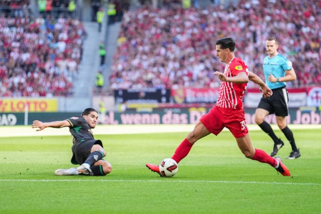 1. Bundesliga: SC Freiburg vs Borussia Mönchengladbach, 12.09.2026 Zweikampf zwischen Kevin Diks (Borussia Mönchengladbach, 4) und Igor MatanoviÄ‡ (SC Freiburg, 31) 1. Bundesliga: SC Freiburg vs Borussia Mönchengladbach, Europa-Park-Stadion, 12.09.2026 DFB DFL REGULATIONS PROHIBIT ANY USE OF PHOTOGRAPHS AS IMAGE SEQUENCES AND OR QUASI-VIDEO. *** Bundesliga Match: SC Freiburg vs. Borussia Mönchengladbach, September 12, 2026; Tackle between Kevin Diks (Borussia Mönchengladbach, No. 4) and Igor Matanovic SC Freiburg, 31 1 Bundesliga SC Freiburg vs. Borussia Mönchengladbach, Europa-Park Stadium, September 12, 2026 DFB and DFL regulations prohibit any use of photographs as image sequences and or quasi-video. Copyright: xBEAUTIFULxSPORTS Boscox