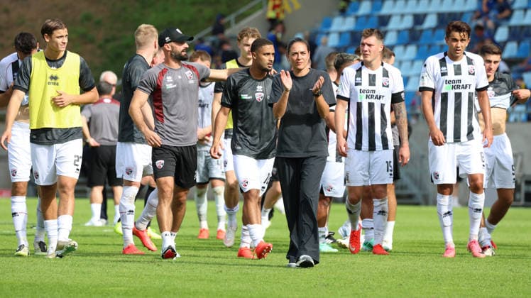 September 12, 2026, xrekx, Soccer 3rd Division, 1 FC Saarbrücken vs. FC Ingolstadt 04; Sabrina Wittmann, coach of FC Ingolstadt 04; team, players celebrating after the match; Saarbrücken