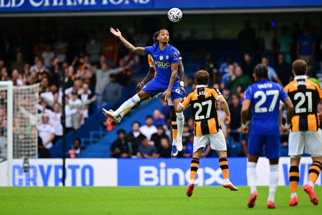 Chelsea v Hull City, Premier League Chelsea forward Joao Pedro (9) heads the ball under pressure from Hull City forward Regan Slater (27) during the Premier League match between Chelsea and Hull City at Stamford Bridge, London, UK on 12 September 2026. London Stamford Bridge Greater London UK Editorial use only DataCo restrictions apply See www.football-dataco.com , Copyright: xDennisxGoodwinx PSI-24862-0015
