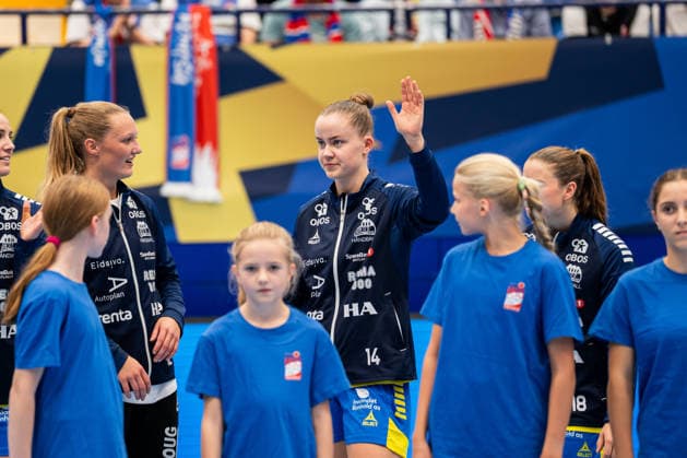 HSG Blomberg Lippe GER vs. Storhamar Handball Elite NOR, Handball, EHF Champions League Women, Group Stage, September 12, 2026, 2026–2027 Season, Lemgo: Monika Hoistad and Bruce Storhamar of Storhamar Handball Elite welcome the fans at the Phoenix Contact Arena in Lemgo, Germany