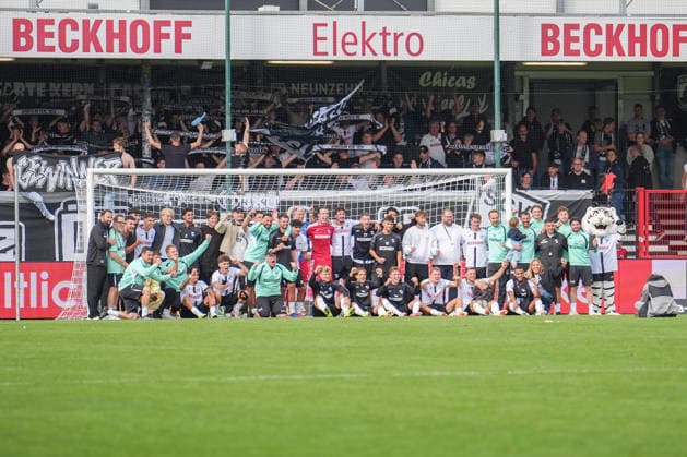 German Soccer, 3rd Division, Matchday 5, Sportclub Arena Verl, SC Verl vs. SV Meppen: SC Verl s victory photo Copyright: xMichelxWittex