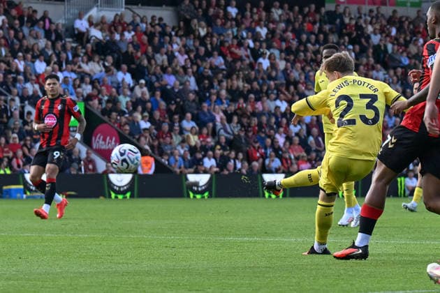 Bournemouth v Brentford Premier League Keane Lewis-Potter of Brentford shoots during the Premier League match at the Vitality Stadium, Bournemouth 12 09 2026 UK Newspapers OUT Copyright: xJeremyxLandeyx FIL-23934-0022