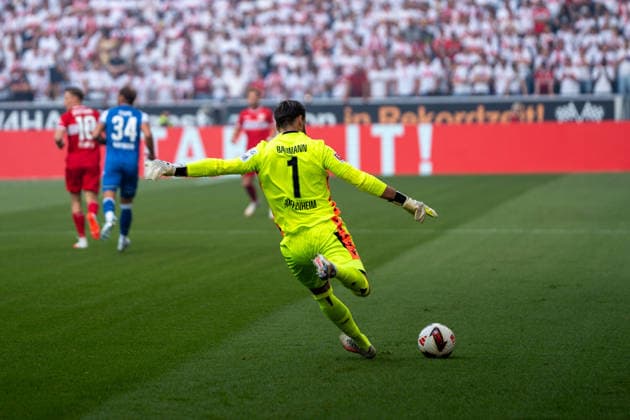 Fussball: 1. Bundesliga, 3. Spieltag, TSG Hoffenheim - VfB Stuttgart am 12.09.2026 in Sinsheim (SNP Arena), Deutschland, Saison 2026 2027: Oliver Baumann (TSG Hoffenheim, 1) Sinsheim SNP Arena Deutschland *** Soccer, Bundesliga 1, Matchday 3, TSG Hoffenheim vs. VfB Stuttgart on September 12, 2026, at Sinsheim SNP Arena, Germany, 2026–2027 season, Oliver Baumann (TSG Hoffenheim), 1 Sinsheim SNP Arena, Germany Copyright: xPhilippxImhofx