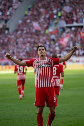 12.09.2026, xjyhynx, Fussball 1.Bundesliga, SC Freiburg - Borussia Mönchengladbach v.l., Torjubel zum Treffer zum 2:0 durch Igor Matanovic (31, SC Freiburg) (DFL DFB REGULATIONS PROHIBIT ANY USE OF PHOTOGRAPHS as IMAGE SEQUENCES and or QUASI-VIDEO) Freiburg *** September 12, 2026, xjyhynx, Soccer, Bundesliga 1, SC Freiburg vs. Borussia Mönchengladbach, celebration of the 2–0 goal scored by Igor Matanovic in the 31st minute, SC Freiburg. DFL and DFB regulations prohibit any use of photographs as image sequences and or quasi-video. Freiburg