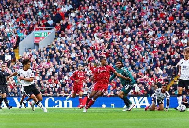 Gonzalo Garcia of Fulham takes a shot that was cleared off the line Liverpool v Fulham, Premier League, Football, Football, Anfield, Liverpool, UK - 12 Sep 2026Liverpool Anfield United Kingdom EDITORIAL USE ONLY No use with unauthorised audio, video, data, fixture lists, club league logos or live services. Online in-match use limited to 120 images, no video emulation. No use in betting, games or single club league player publications.  Copyright: xMattxWest Shutterstockx 17144551aj