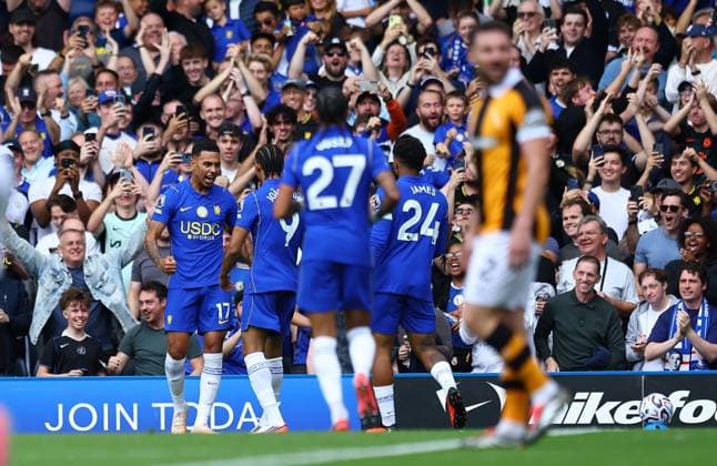 Morgan Rogers of Chelsea celebrates scoring the opening goal with team-mates Chelsea v Hull City, Premier League, Football, Football, Stamford Bridge, London, UK - 12 Sep 2026London Stamford Bridge United Kingdom EDITORIAL USE ONLY No use with unauthorised audio, video, data, fixture lists, club league logos or live services. Online in-match use limited to 120 images, no video emulation. No use in betting, games or single club league player publications.  Copyright: xMichaelxZemanek Shutterstockx 17144546x