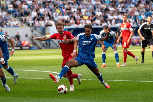 Fussball: 1. Bundesliga, 3. Spieltag, TSG Hoffenheim - VfB Stuttgart am 12.09.2026 in Sinsheim (SNP Arena), Deutschland, Saison 2026 2027: BambasÃ ContÃ Conte (TSG Hoffenheim, 20) Maximilian Mittelstädt (VfB Stuttgart, 7) Sinsheim SNP Arena Deutschland *** Soccer, Bundesliga 1, Matchday 3: TSG Hoffenheim vs. VfB Stuttgart on September 12, 2026, at the SNP Arena in Sinsheim, Germany, 2026–2027 season: Bambasá, Contá, Conte (TSG Hoffenheim); Maximilian Mittelstädt (VfB Stuttgart); Sinsheim SNP Arena, Germany Copyright: xPhilippxImhofx