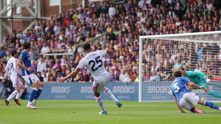 Premier League - Crystal Palace v Ipswich Town LONDON, ENGLAND, SEPTEMBER 12: GOAL 1-0, Anan Khalaili of Crystal Palace scores a goal to put Crystal Palace 1-0 ahead during The Premier League match between Crystal Palace v Ipswich Town at Selhurst Park Stadium, London, England, on September 12. (Photo by Daniel Weir) London Selhurst Park Stadium England Copyright: xDanielxWeir SportsxPressxPhotox Sportspressphoto_SPR228606