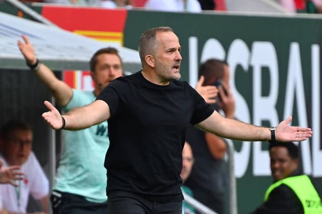 Manuel BAUM (Trainer FC Augsburg), ratlos, Einzelbild,angeschnittenes Einzelmotiv,Halbfigur,halbe Figur. Fussball 1. Bundesliga Saison 2026 2027, 3.Spieltag, Spieltag03, FC Augsburg - Bayer 04 Leverkusen am 12.09.2026 , WWK A R E N A. *** Manuel BAUM, FC Augsburg coach, looking perplexed, single frame, cropped close-up, half-length shot, soccer, Bundesliga Season 2026–2027, Matchday 3, Matchday 03, FC Augsburg vs. Bayer 04 Leverkusen on September 12, 2026, WWK Arena