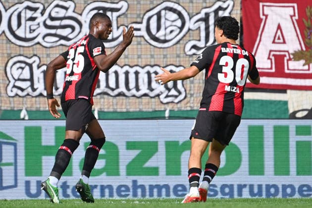 Torjubel Christian KOFANE (Bayer Leverkusen) mit Ibrahim MAZA (Bayer Leverkusen) nach Tor zum 0-1, Jubel,Freude,Begeisterung,Aktion. Fussball 1. Bundesliga Saison 2026 2027, 3.Spieltag, Spieltag03, FC Augsburg - Bayer 04 Leverkusen am 12.09.2026 , WWK A R E N A. *** Goal celebration: Christian KOFANE (Bayer Leverkusen) with Ibrahim MAZA (Bayer Leverkusen) after scoring the 0-1 goal; celebration, joy, excitement, action; Soccer, Bundesliga, 2026-2027 season, Matchday 3, Matchday 03, FC Augsburg vs. Bayer 04 Leverkusen on September 12, 2026, WWK ARENA