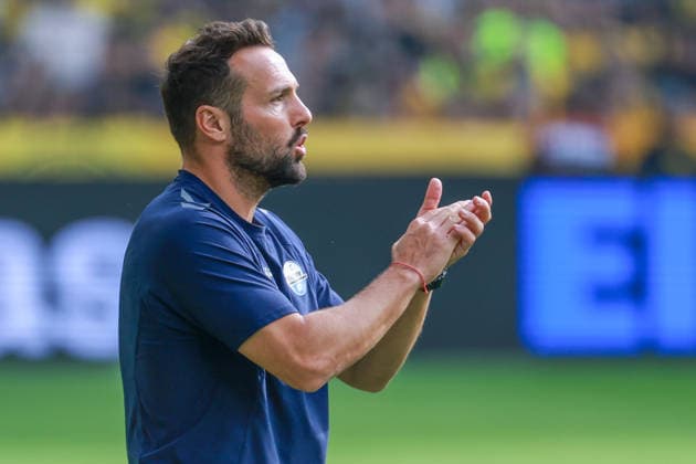 1. Bundesliga - Borussia Dortmund - SC Paderborn am 12.09.2026 im Signal Iduna Park in Dortmund Trainer Ralf Kettemann (Paderborn) ist zufrieden, klatscht, klatschen, applaus, applaudiert *** 1 Bundesliga: Borussia Dortmund vs. SC Paderborn on September 12, 2026, at Signal Iduna Park in Dortmund. Coach Ralf Kettemann. Paderborn is satisfied; clapping, applause, cheers. MH