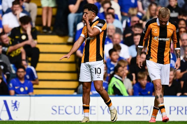Chelsea v Hull City, Premier League GOAL Hull City forward Mohamed Belloumi (10) scores a goal and celebrates 1-1 during the Premier League match between Chelsea and Hull City at Stamford Bridge, London, UK on 12 September 2026. London Stamford Bridge Greater London UK Editorial use only DataCo restrictions apply See www.football-dataco.com , Copyright: xDennisxGoodwinx PSI-24862-0026
