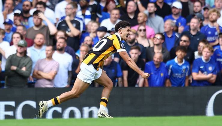 Mohamed Belloumi of Hull City celebrates scoring their sides second goal Chelsea v Hull City, Premier League, Football, Football, Stamford Bridge, London, UK - 12 Sep 2026London Stamford Bridge United Kingdom EDITORIAL USE ONLY No use with unauthorised audio, video, data, fixture lists, club league logos or live services. Online in-match use limited to 120 images, no video emulation. No use in betting, games or single club league player publications.  Copyright: xMichaelxZemanek Shutterstockx 17144546ab