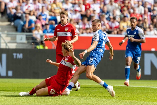 Harter Zweikampf Tim Lemperle (TSG Hoffenheim, 19) Finn Jeltsch (VfB Stuttgart, 29) graetscht und blockt Chance, GER, TSG Hoffenheim vs. VfB Stuttgart, Fussball, 1. Bundesliga, 03. Spieltag, Spielzeit 2026 2027, 12.09.2026, DFL DFB REGULATIONS PROHIBIT ANY USE OF PHOTOGRAPHS AS IMAGE SEQUENCES AND OR QUASI-VIDEO, GER, TSG Hoffenheim vs. VfB Stuttgart, Fussball, 1. Bundesliga, 03. Spieltag, Spielzeit 2026 2027, 12.09.2026 Sinsheim *** Fierce tackle: Tim Lemperle (TSG Hoffenheim), 19, and Finn Jeltsch (VfB Stuttgart), 29, slide in to block a shot, GER, TSG Hoffenheim vs. VfB Stuttgart, Soccer, Bundesliga 1, Matchday 03, 2026–2027 season, September 12, 2026, DFL and DFB regulations prohibit any use of photographs as image sequences and or quasi-video, GER, TSG Hoffenheim vs. VfB Stuttgart, soccer, Bundesliga 1, Matchday 3, 2026–2027 Season, September 12, 2026, Sinsheim Copyright: xEibner-Pressefoto JanixPlessx EP_JPL